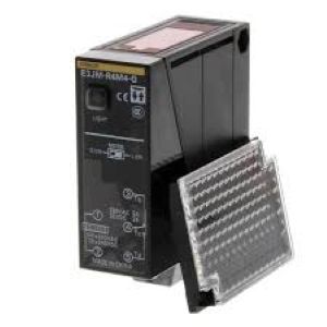 Omron E3JM-R4M4-G Photoelectric Sensor